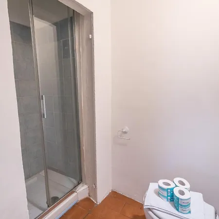 Cozy & Quiet 2br Outside Ztl & 10min From Center Lägenhet *